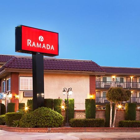 Ramada By Wyndham Pasadena Exterior foto