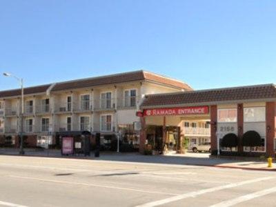 Ramada By Wyndham Pasadena Exterior foto
